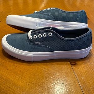 Women’s Vans Sneakers Authentic Pro Mirage Blue / White Size 8.5 NEW